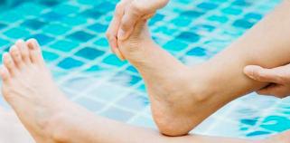 摔跤后骨折保守治疗,摔跤后脚跟痛怎么解决