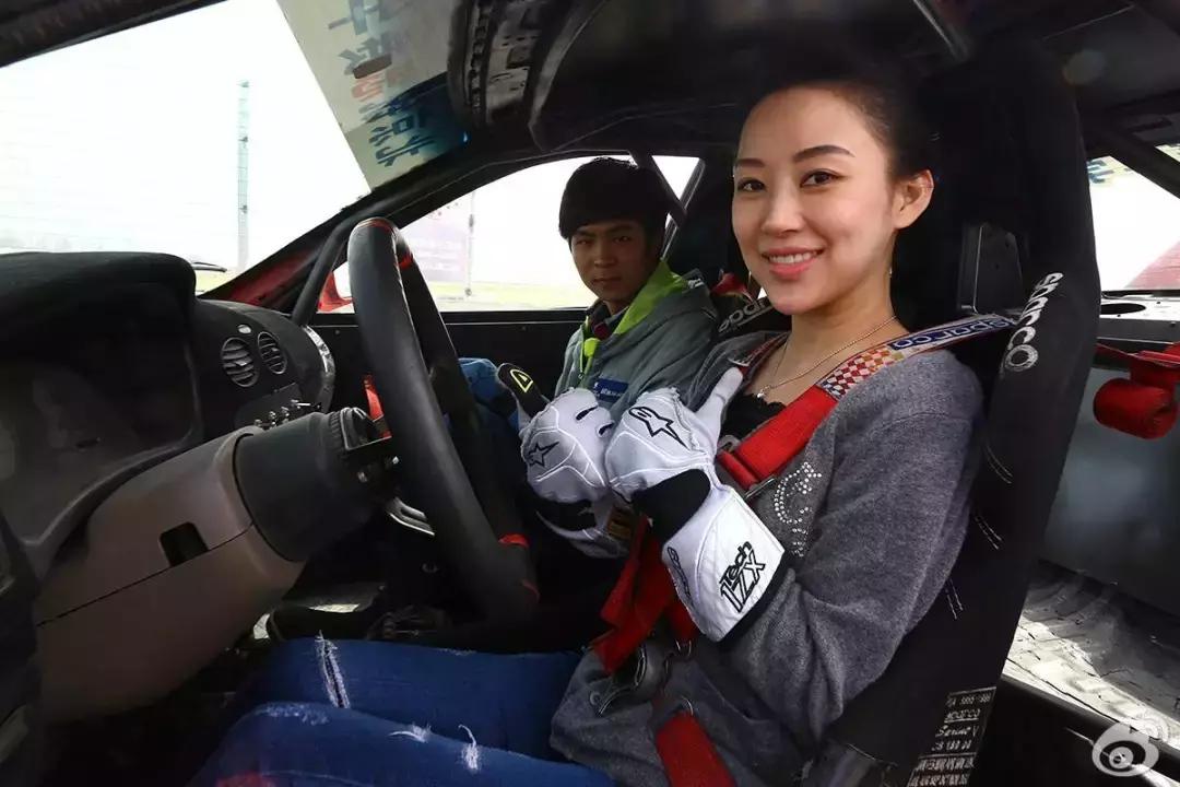 九球天后潘晓婷个人简历,潘晓婷九球天后的传奇之路