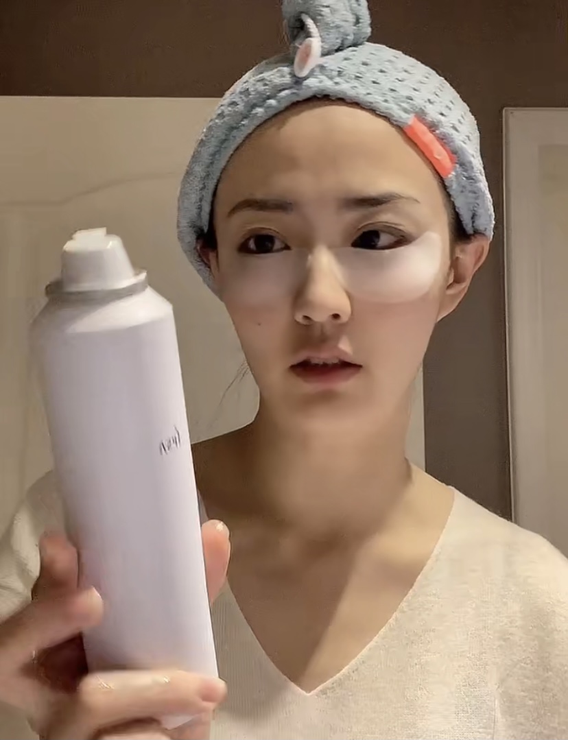 徐璐的早期化妆全过程,徐璐用的脸部素颜霜