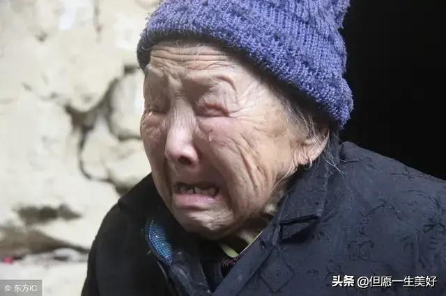 人不怕死，怕老！看完，心情久久难以平复