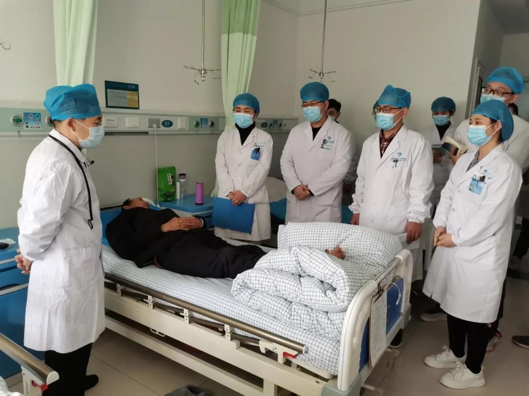 带教查房给年轻医师带来新感悟:纸上得来终觉浅,绝知此事要躬行