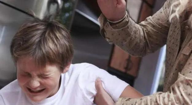 孩子青春期任性怎么办？父母运用鱼缸法则，孩子会更优秀