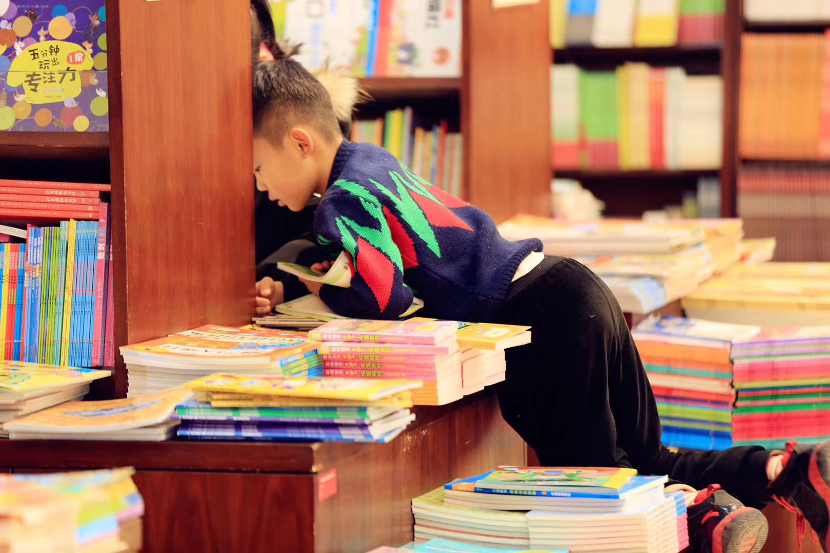 孩子偷钱屡教不改让他抄写什么好,孩子偷钱屡教不改怎么教育