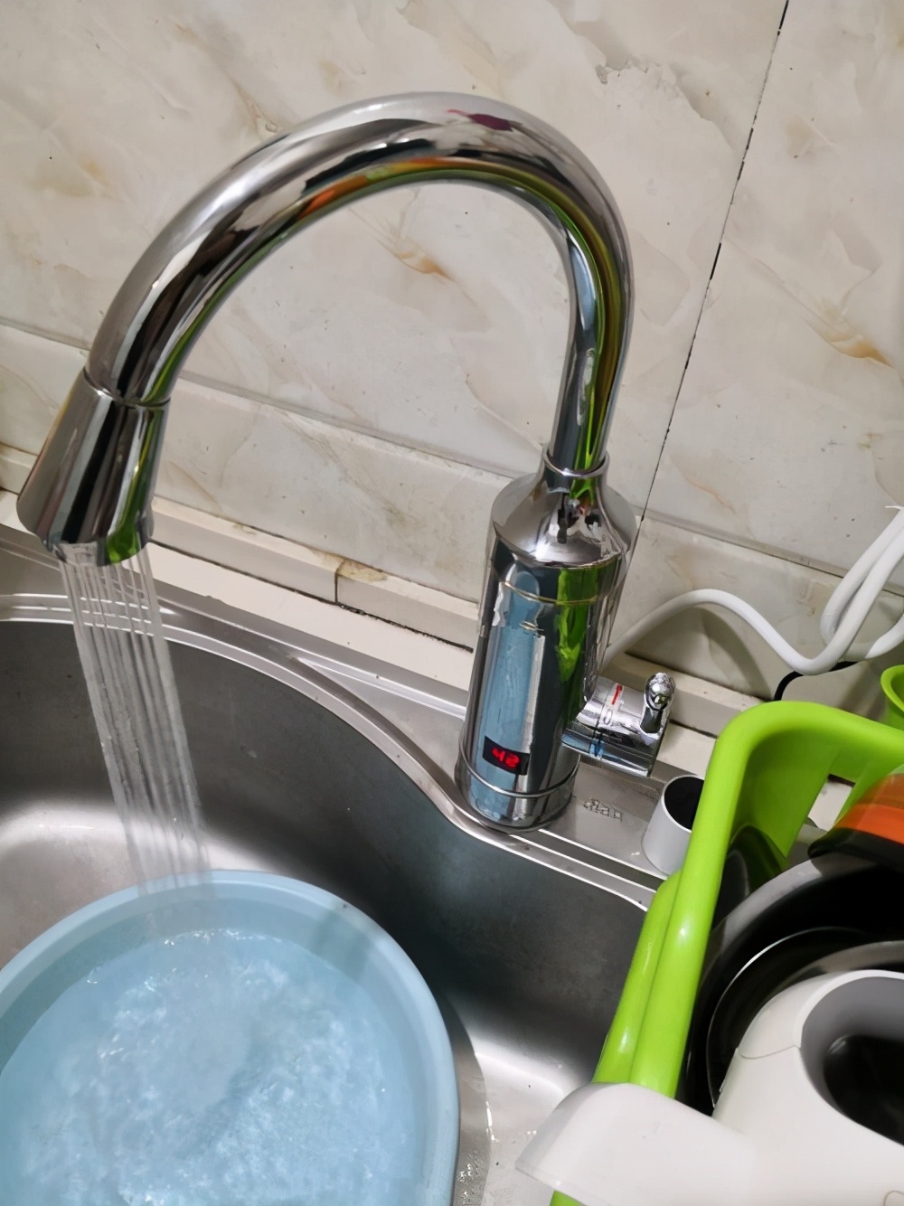 家里即热热水器不出热水,热水器怎么做到即开即热