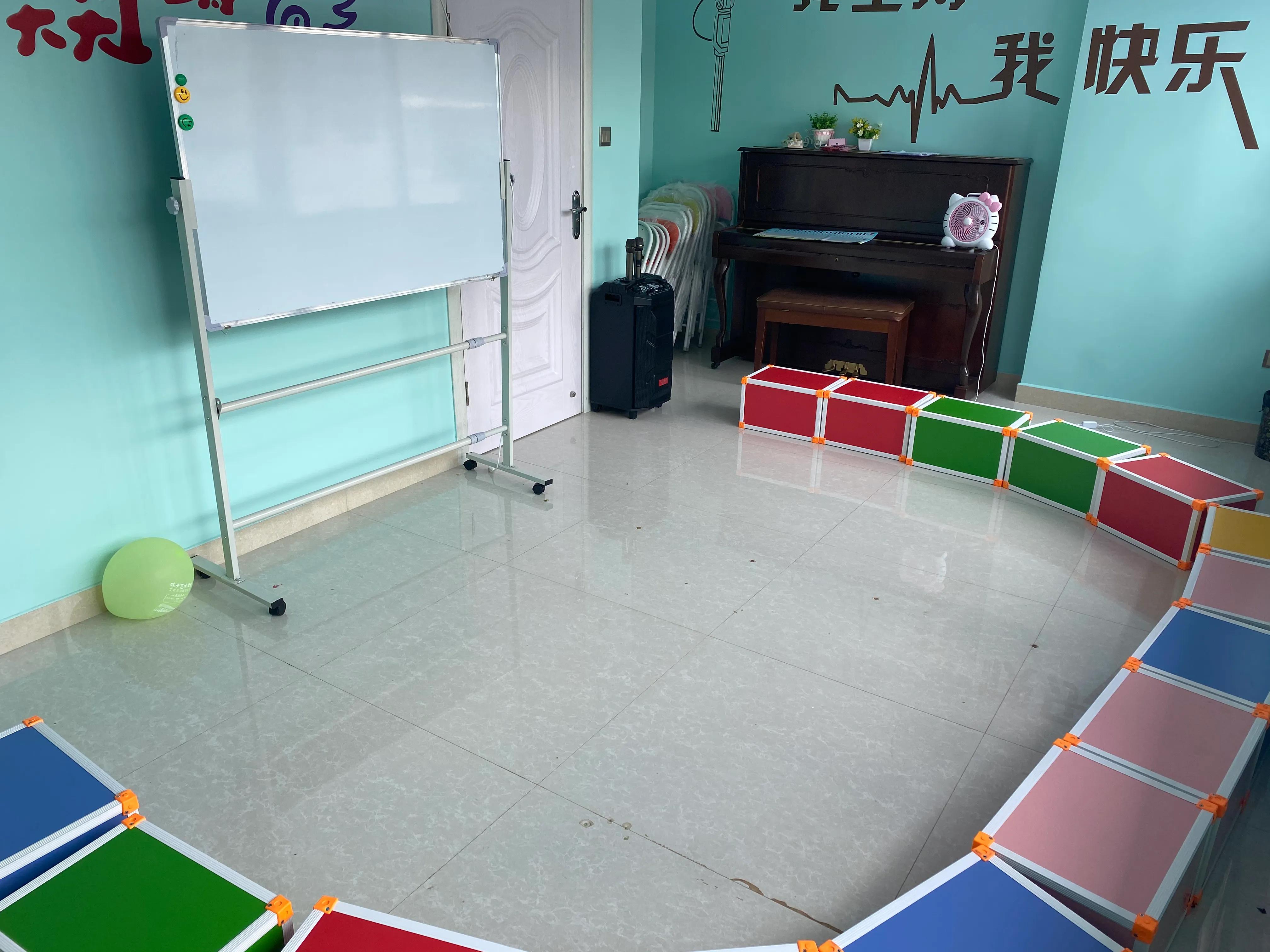 鍜崱鑹烘湳鍩硅,鍜崱闊充箰鍩硅涓績