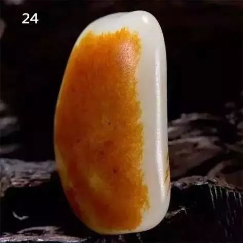 鉴别真假和田玉最简单有效的方法,瓷看底玉看皮和田玉皮色的重要性