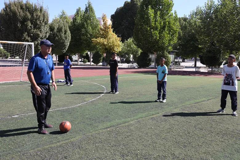 足球梦的引路人——阿不都黑里力·吉里力