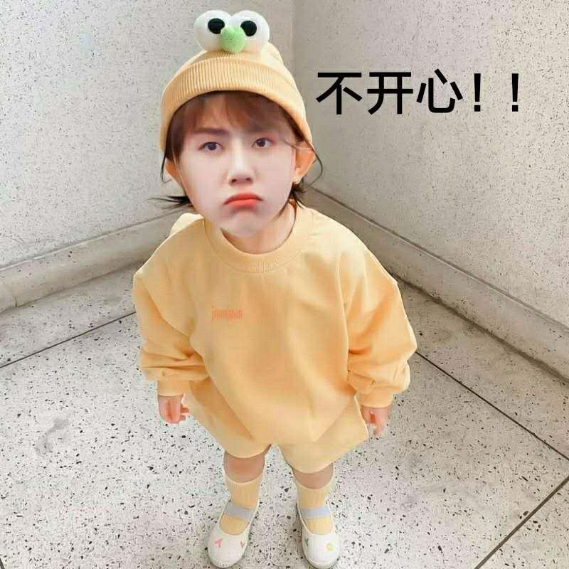 一博有条奇葩松紧带裤子?我所有的穿搭灵感都来源于创新。