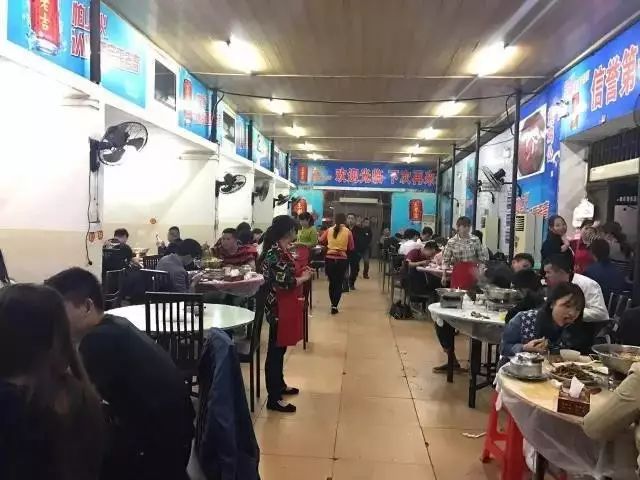 武汉老街坊都爱吃，这家店靠番茄鱼俘获了很多光谷人的胃