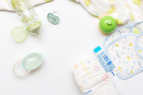 宝宝出生当天收藏的物件,宝宝出生之前需要准备什么东西