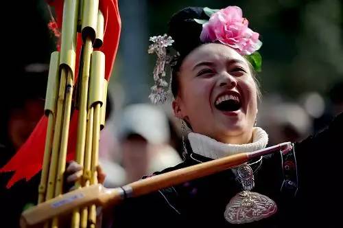 贵州用镰刀剃头的原始部落,偷南瓜是在哪里
