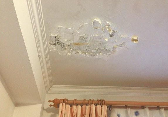 房顶起皮脱落怎么处理,房顶脱皮是什么原因