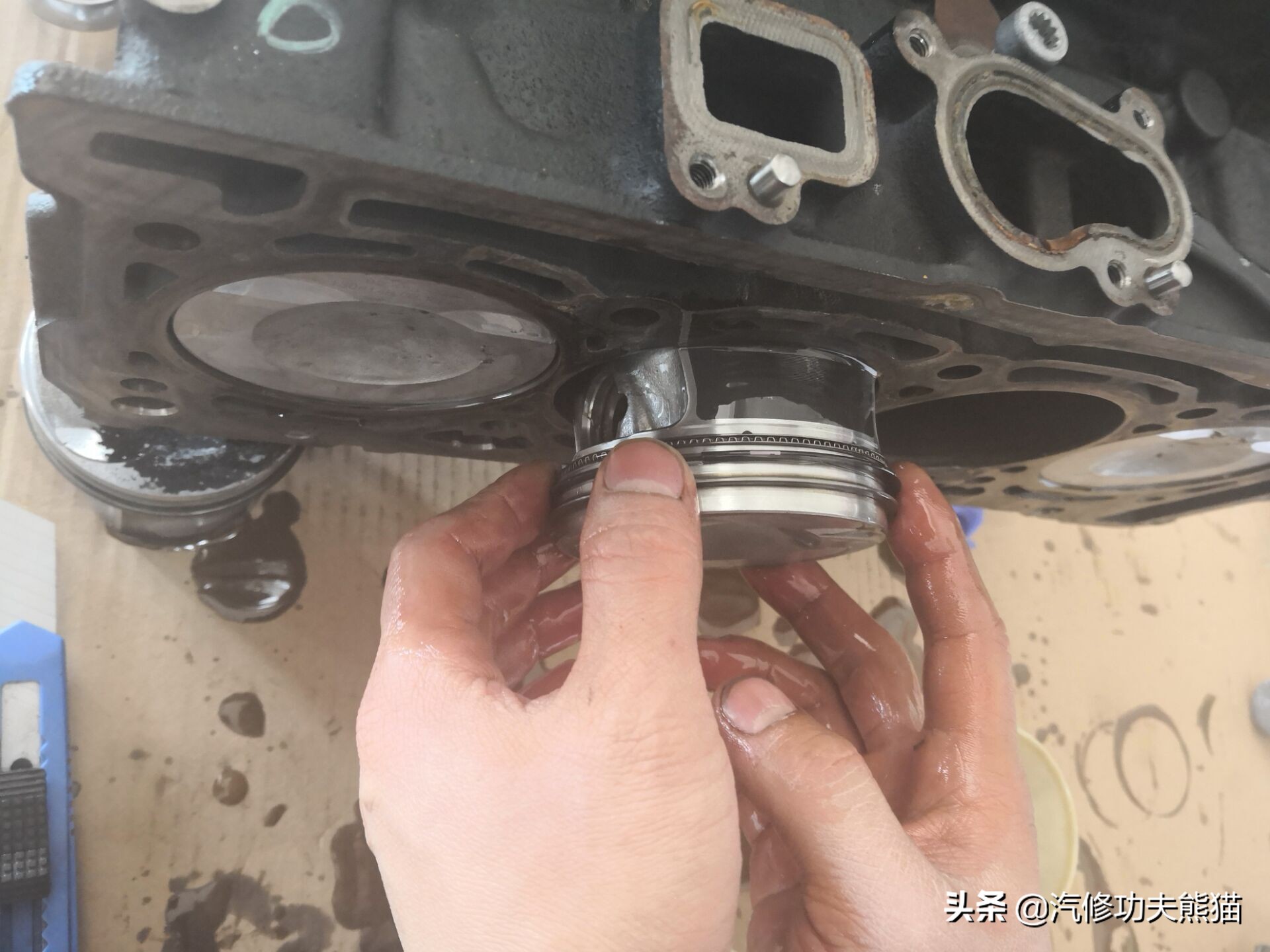 奥迪q53.2自吸发动机烧机油吗,12款奥迪q5发动机烧机油改进