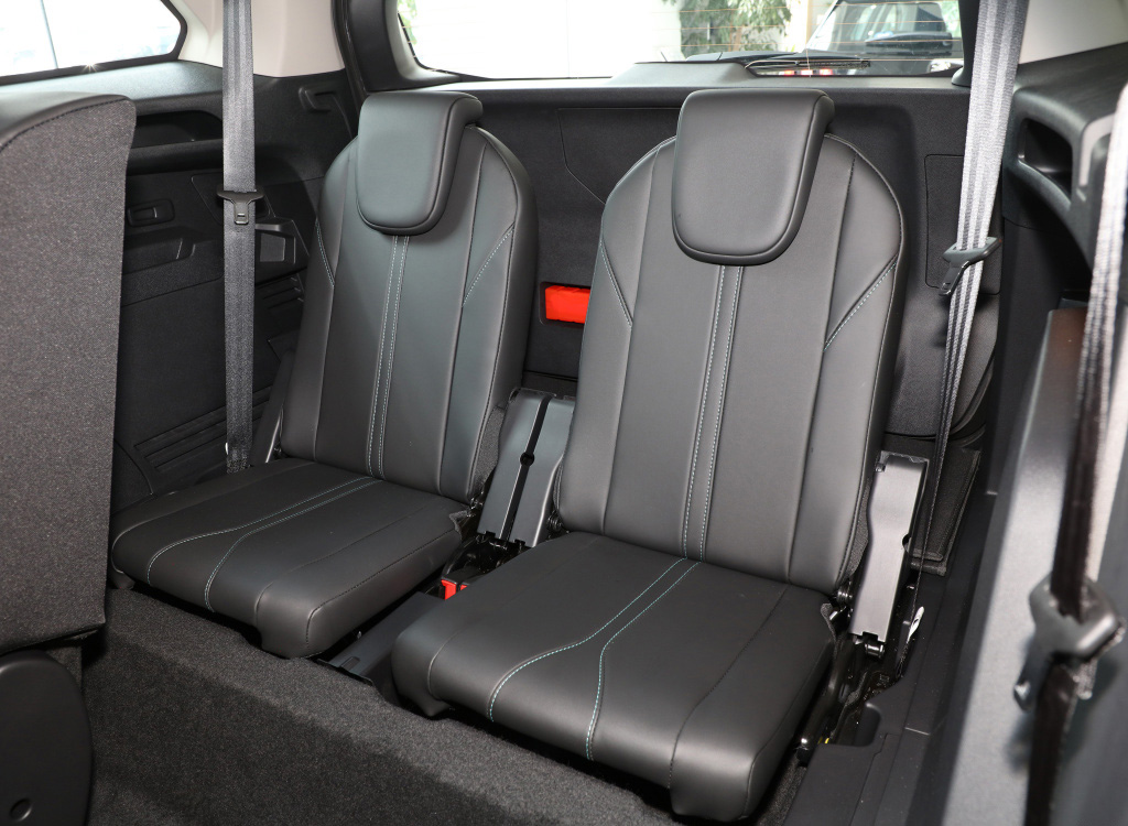 标致5008七座旗舰版16万,标致5008suv裸车价