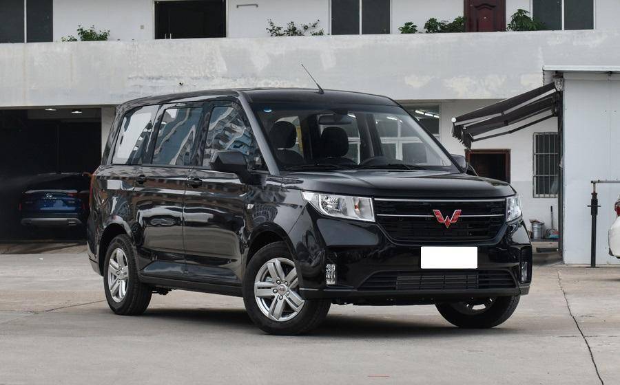 五菱宏光v和瑞风m3哪个好一点,7万左右的mpv7座最值得购买的车