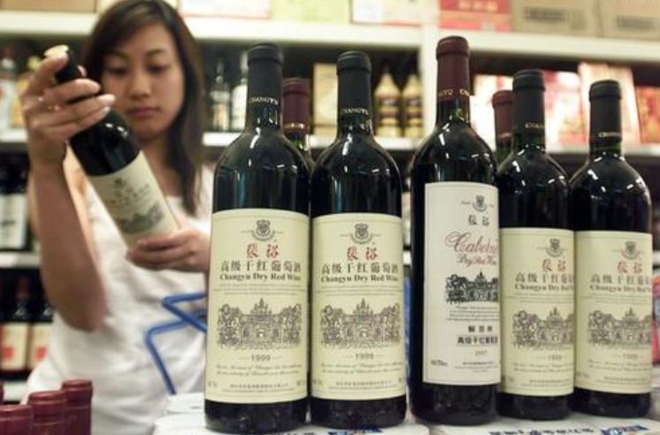 买红酒还需要买啥,真假红酒带几个字母的区别