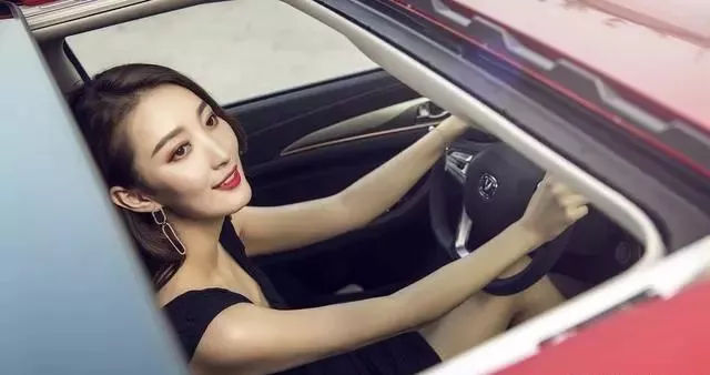 中国最美两厢车长安逸动xt,长安逸动xt15款自动挡