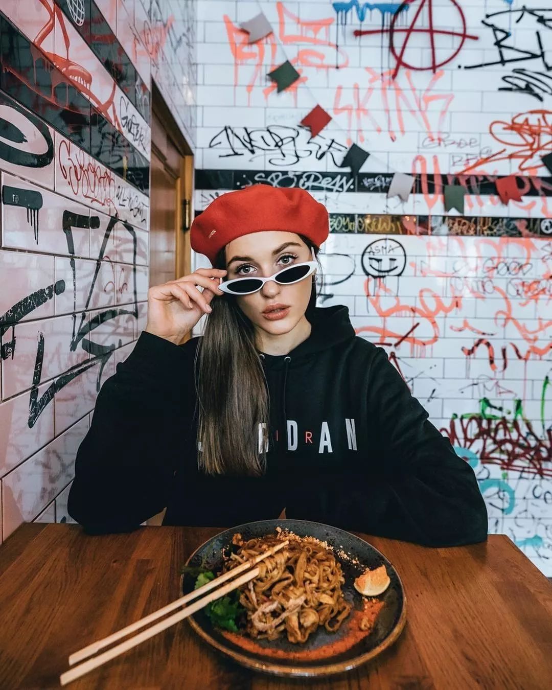 这周女艺人们穿了啥潮流尖儿货刘雯的夹克我先锁了