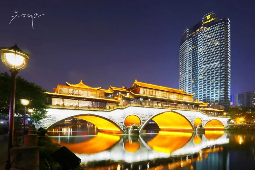 宽窄巷子成都休闲慢生活好去处,夜游成都宽窄巷子茶馆