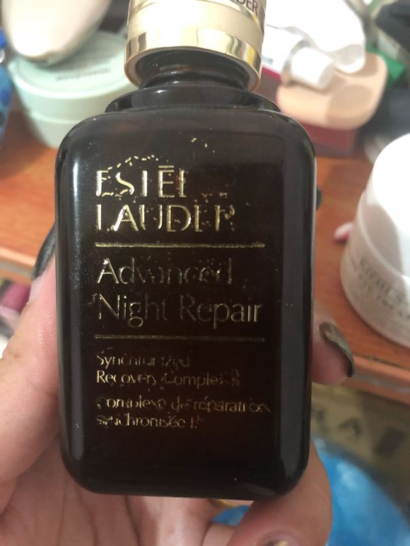 tf口红掉漆是正品吗,新买的tf口红还有一年半过期