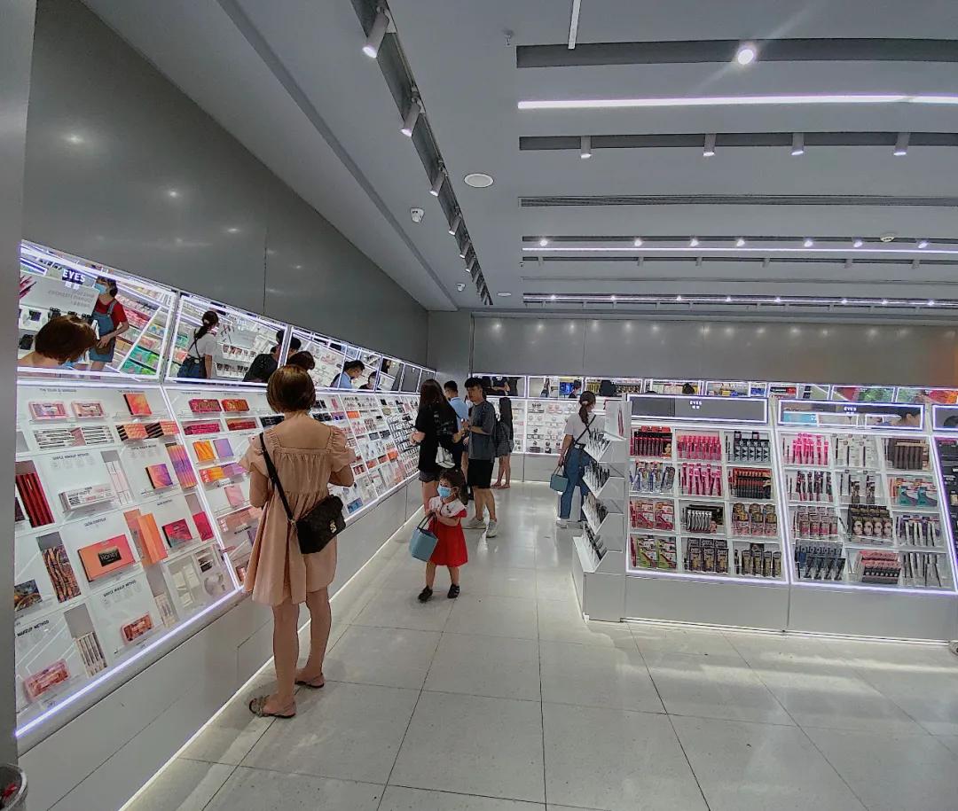 西安彩妆礼盒平价品牌推荐,都市丽人化妆店