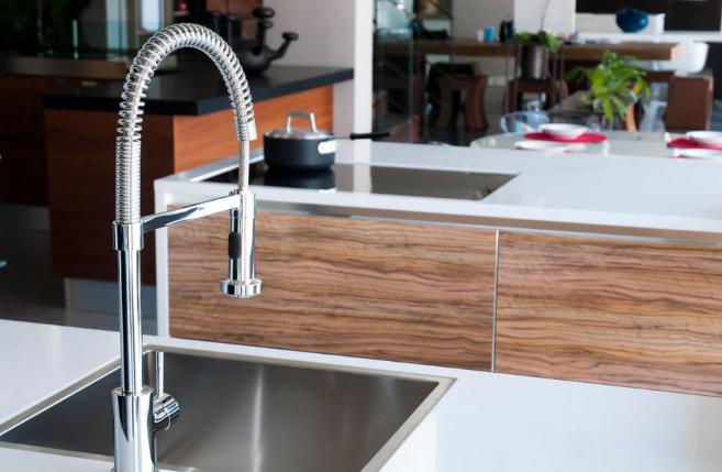 不锈钢和纯铜水龙头,水龙头买不锈钢还是电镀好