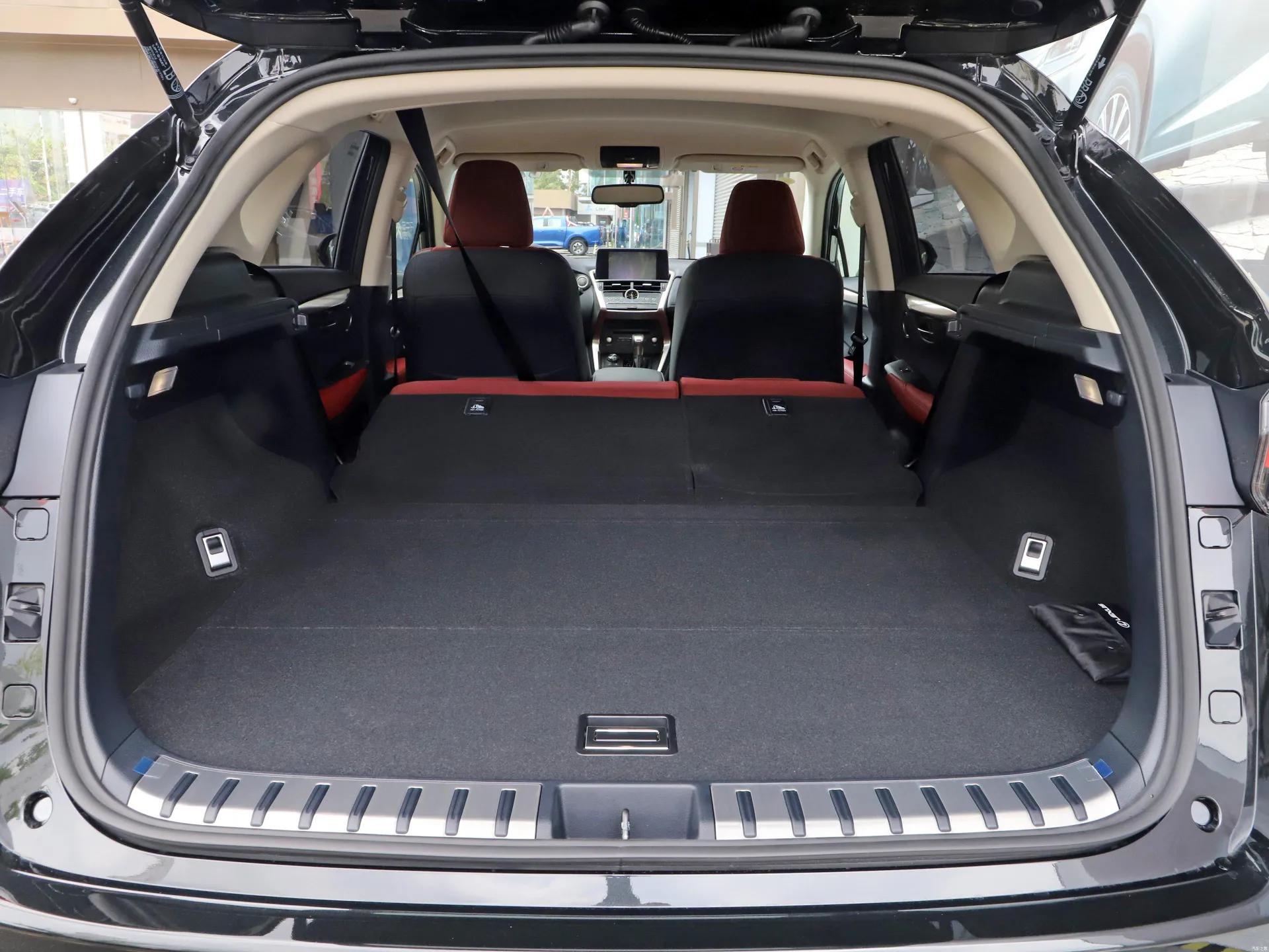 雷克萨斯nx200和丰田rav4,试驾雷克萨斯nx200锋行版