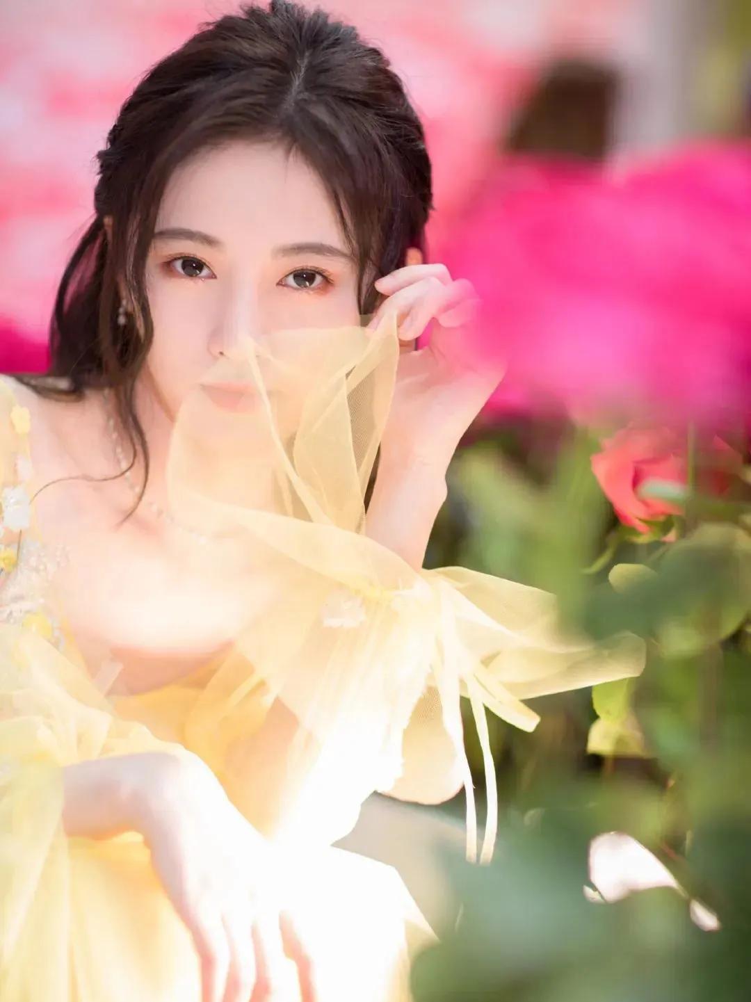 今年流行“马卡龙色”，鞠婧祎、泫雅都超爱，穿上实力美炸街