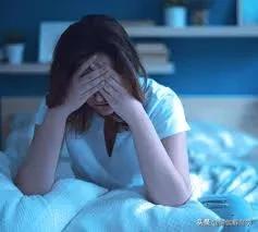 睡前10个瑜伽动作全身排毒,睡前瑜伽30分钟入睡入门