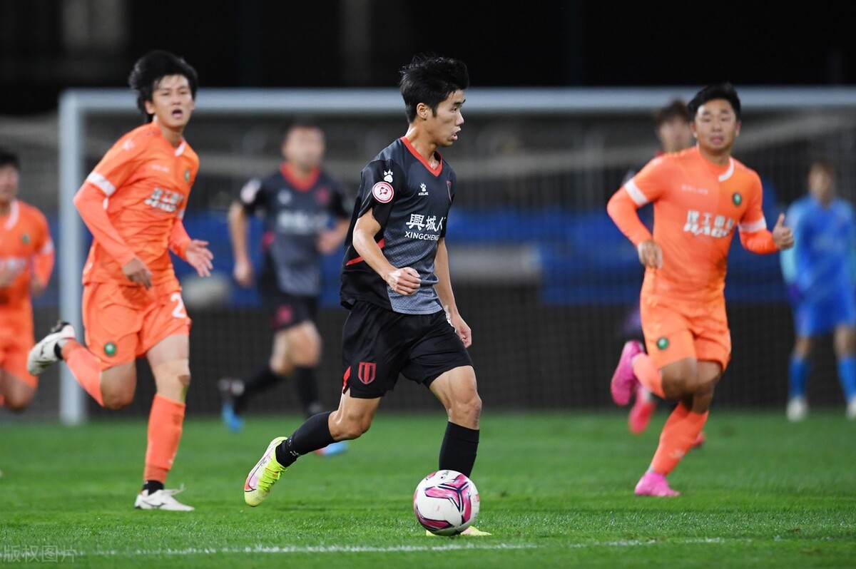 国足队长吐槽大会冯潇霆,国足队长冯潇霆上吐槽大会