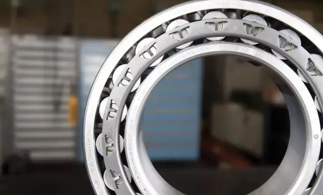 进口轴承比国产轴承价格差多少,国产轴承跟进口轴承转动对比视频