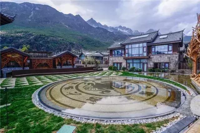 49岁大叔建石头房,50岁大叔花了2800娶个媳妇