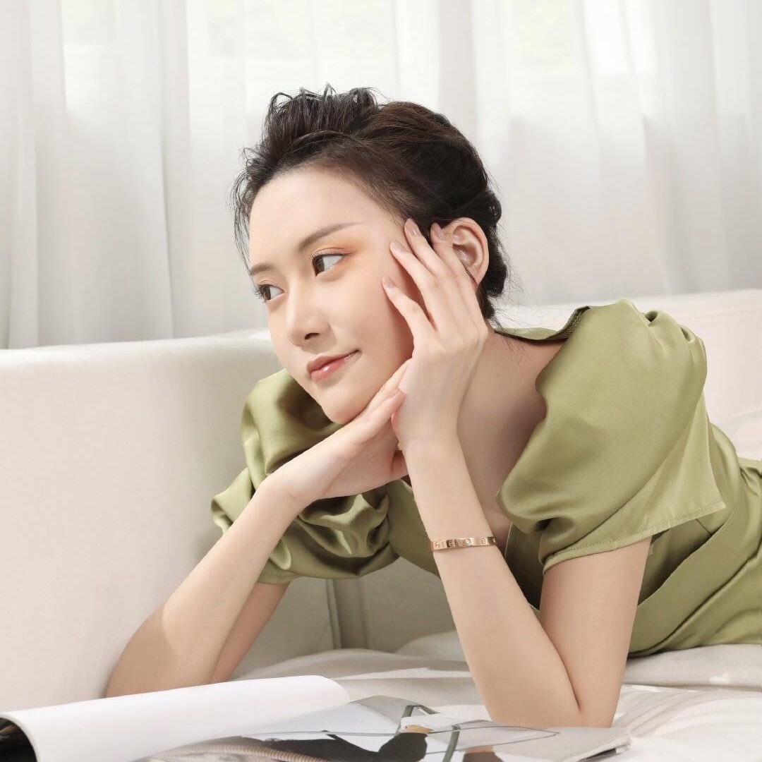 遮瑕膏比粉底更服帖,遮瑕膏和遮瑕液哪个适合新手