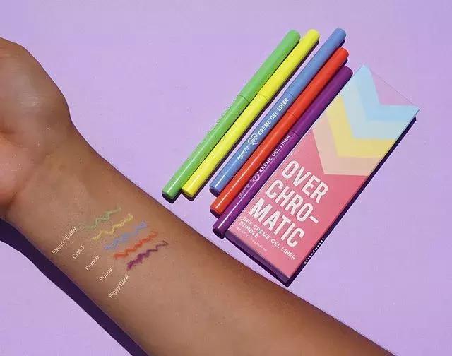 嘴巴痒可以涂红霉素么,嘴痒变肿擦皮炎平有用吗