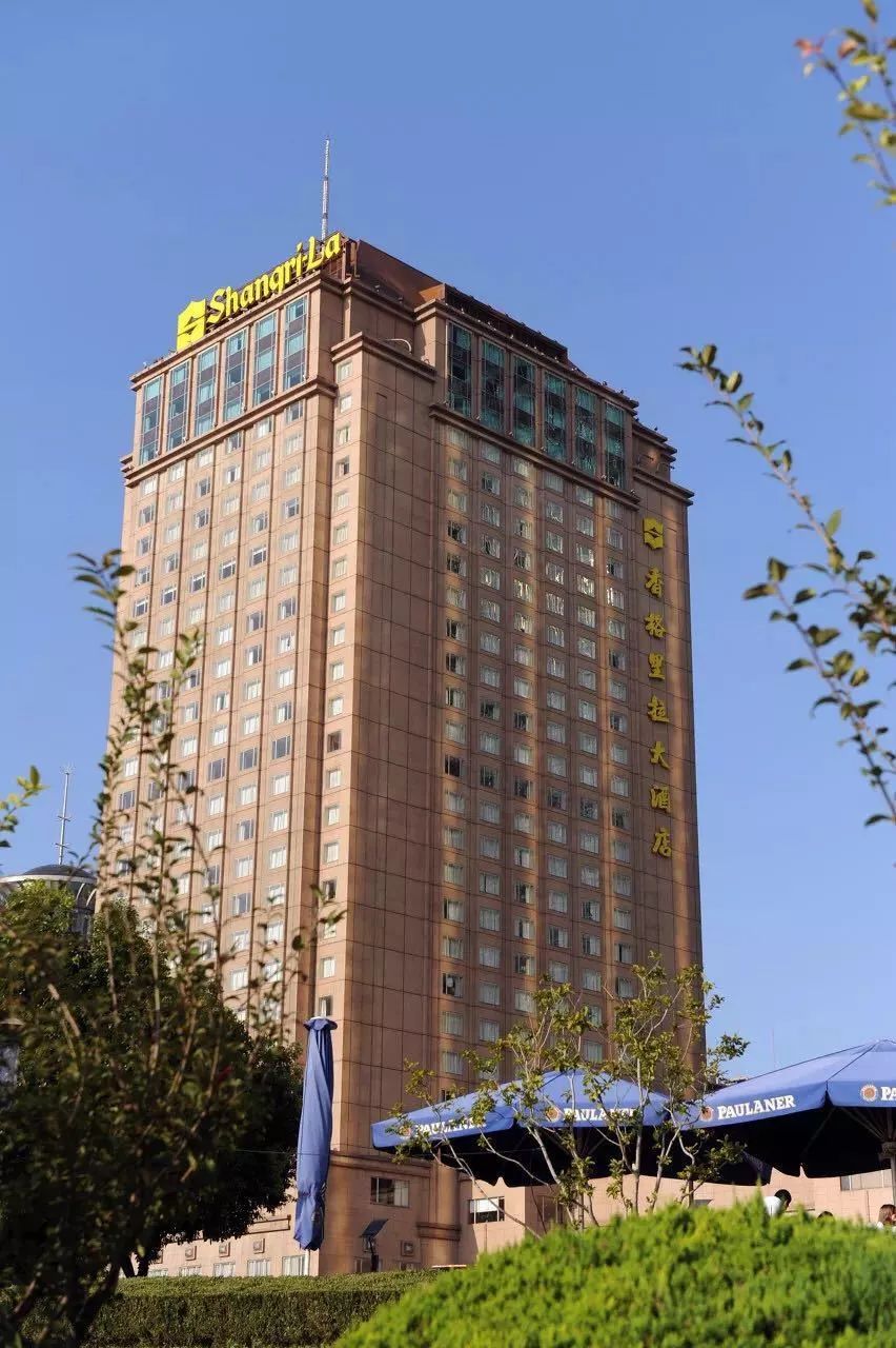 淮海路和南京西路哪个繁华,南京西路vs陆家嘴