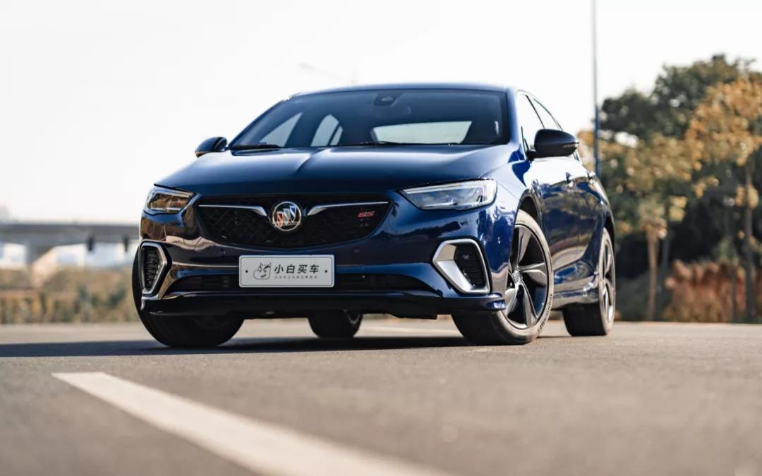 君威gs适合入手吗,小白买车速腾和君威建议买哪个