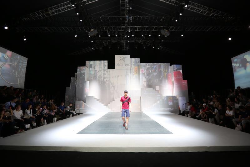 王府井奥莱uptown始祖鸟,时装发布会穿始祖鸟