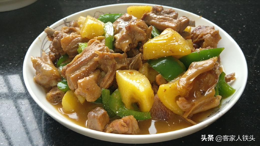 鸭肉这么做太好吃了,美味无腥味,做法还简单,上桌一会光盘