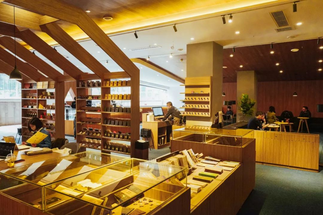 放弃一线城市年薪30万回老家,放弃30万年薪隐居深山