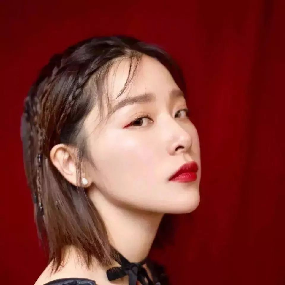 什么颜色的奶茶色好看又显白,染什么颜色显白减龄奶茶色