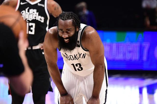 篮网惨败爵士后纳什点评,篮网输球哈登回更衣室