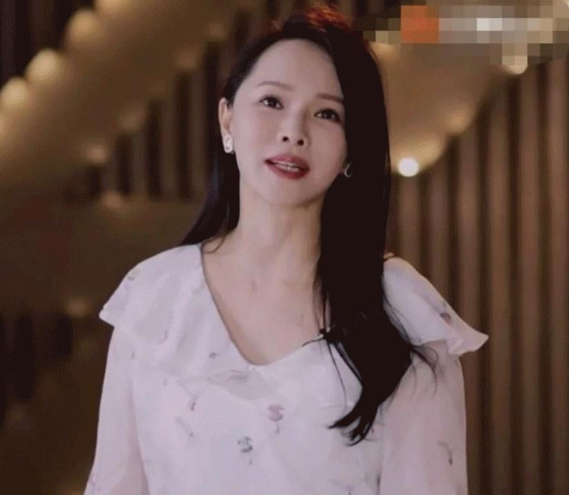 乘风破浪的姐姐伊能静同款紫色鞋,乘风破浪的姐姐伊能静刘海造型