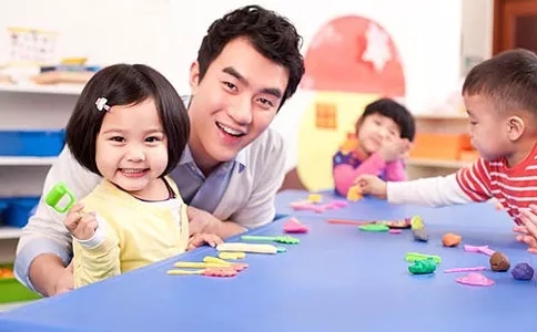 各个月龄的宝宝适合的玩具,适合小月龄宝宝的玩具