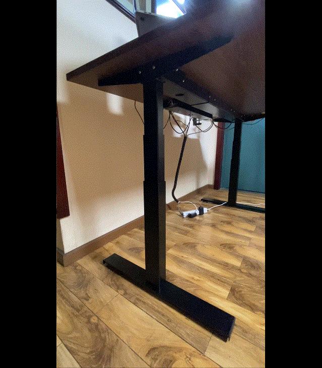 怎样买电动升降桌划算,电动升降桌如何选板材