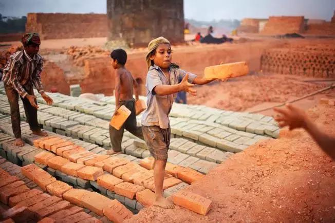 童工工伤不够伤残有没有误工费,童工工伤该索取赔偿吗