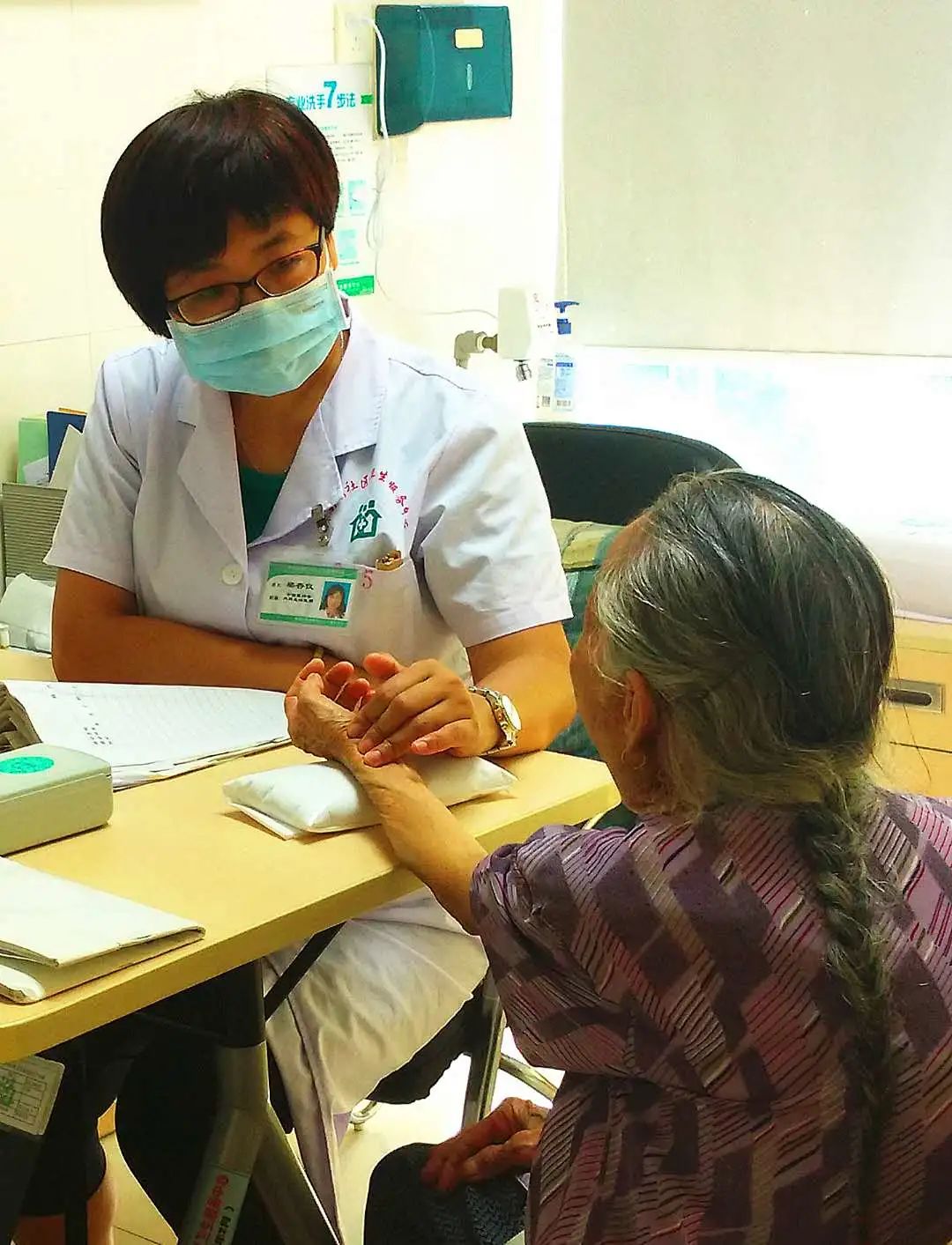 番禺｜谢谢你们，为桥南街坊“拼过命”！医师节快乐