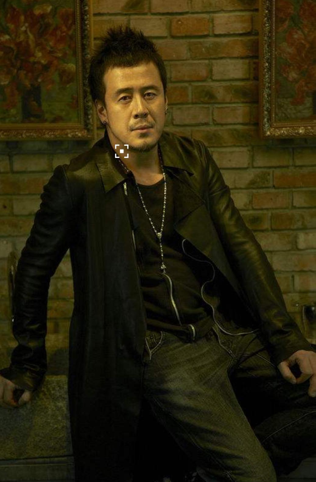 杨坤成名前靠女友工资养活自己,杨坤北漂搬家55次靠前女友养活3年