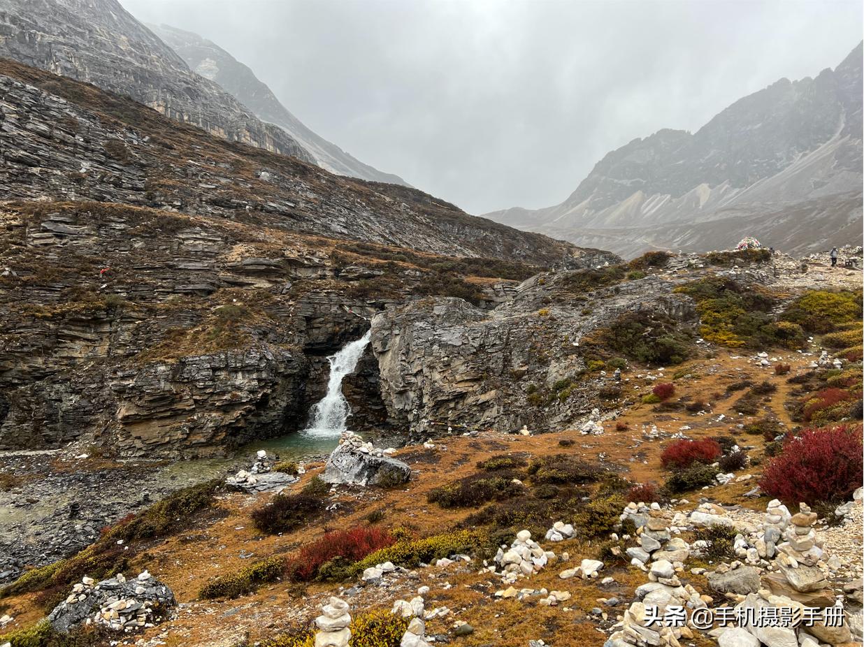 稻城亚丁星球最后一块净土,稻城亚丁的蓝色星球