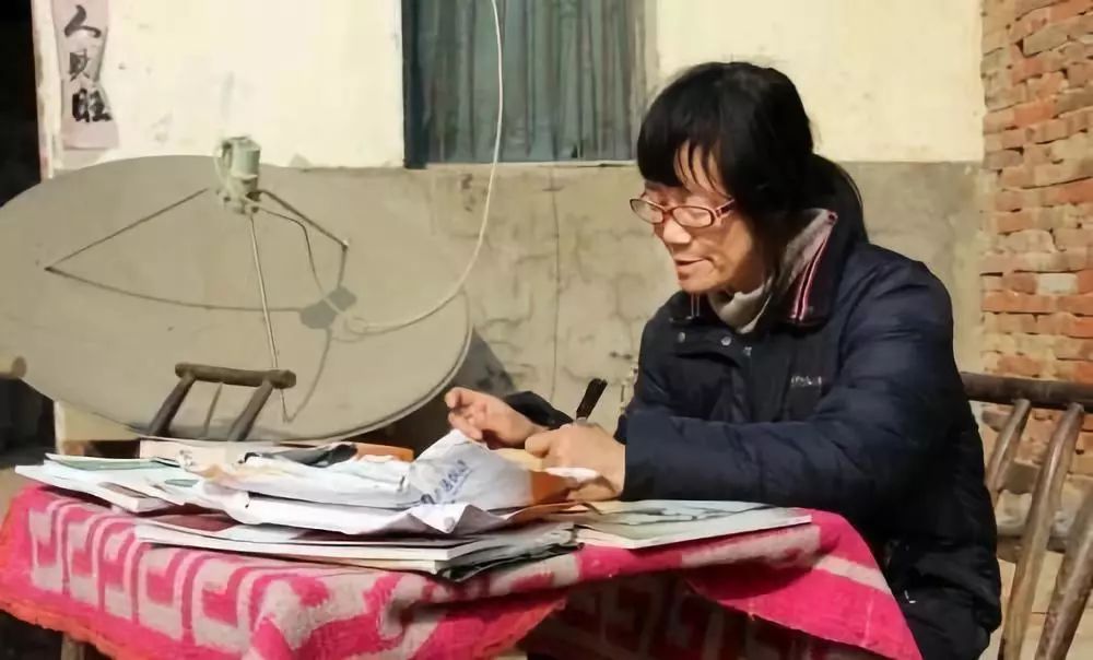 草根在天堂网红在地狱:流浪大师暴富,朱之文遭勒索,庞麦郎遗忘