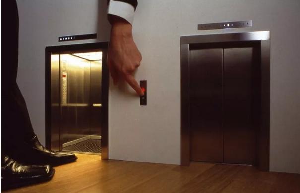 香蕉艺术品拍出12万,香蕉贴墙上能变艺术品